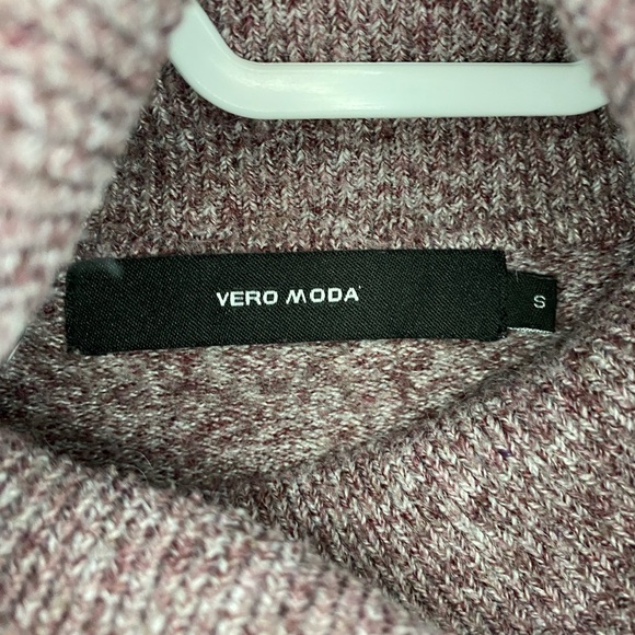 Vero moda burgundy turtle neck size S - Picture 3 of 3